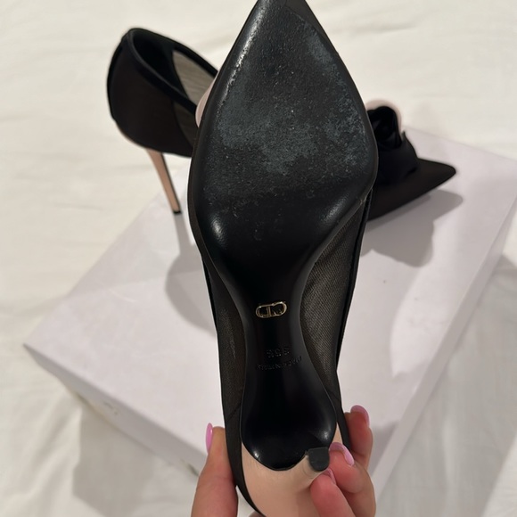 Dior pump with flower. - Picture 3 of 3